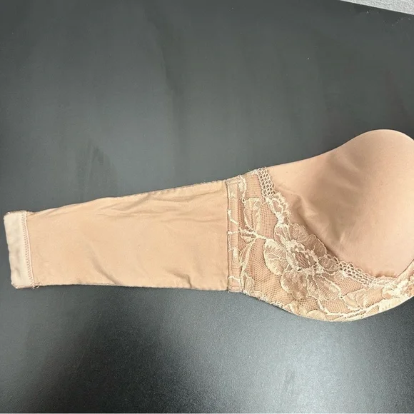 Victoria’s Secret Body by Victoria Nude Bra Size: 36DD - Picture 7 of 9